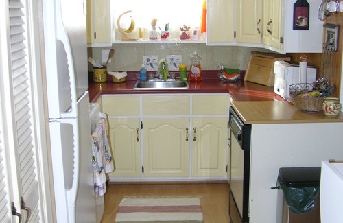 Sauble Beach Cabaña | Sauble Beach cottage on a quiet residential street minutes from the beach.