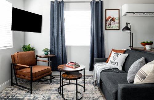 Johnson City Casa | Sauceda Cottage at Wrenwood Ranch, King Bed