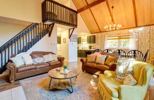 Lake Harmony Estates Casa | Sauna and 2-Story Deck Luxe Poconos Chalet