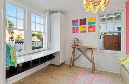 Lake Worth Casa | Sauna; Bar; Beach; Walk Downtown; Courtyard; Artsy; Family and Pet Friendly