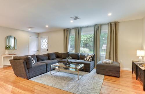Canadensis Casa | Sauna, Fire Pit Spacious and Serene Poconos Getaway