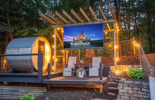 Leicester Casa | Finish The Summer With A Fun Asheville Escape!