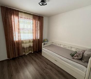 Karhula Apartamento | Saunallinen iso omakotitalo
