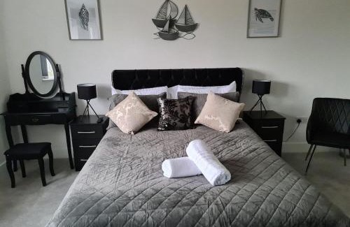 Leicester Casa | SAV Stays 5 Bed Luxury Detached House in Leicester