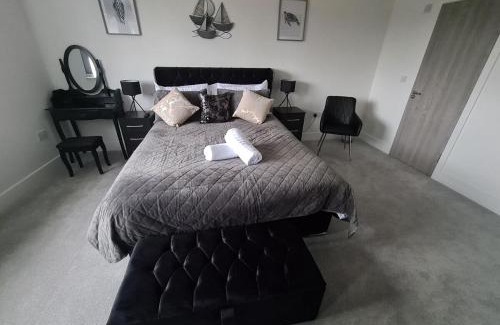 Leicester Casa | SAV Stays 5 Bed Luxury Detached House in Leicester
