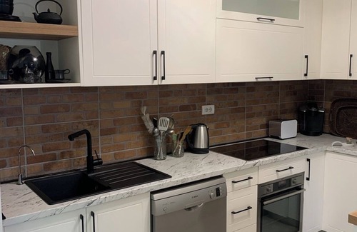 Novi Beograd Apartamento | Sava Serenity: Cozy 2BR with River Promenade Access