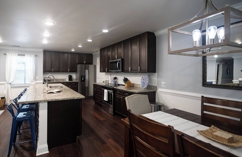 Talahi Island Casa | Savannah 4 BR house with Pool & Parking for Boat