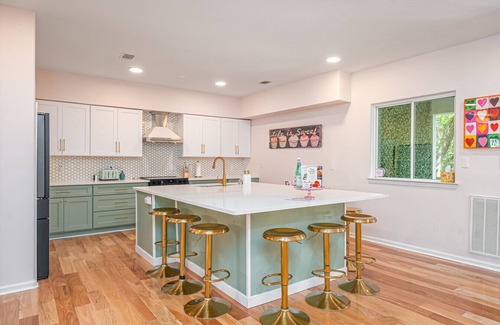 Savannah Casa | Savannah Dream House 4500 sqft w Elevator & more!