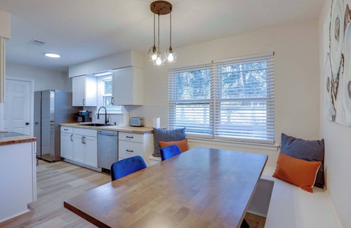 Savannah Casa | Savannah Escape~Hot Tub, Dog Friendly, Wifi & W/D