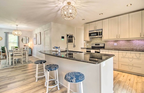 Savannah Casa | Savannah Family Home w/ Private Pool & Yard!