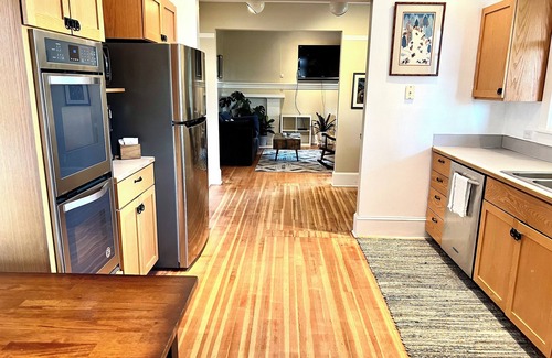 Willamette Heights Apartamento | Savor all that Portland and Mother Nature have to offer at our lovely retreat!