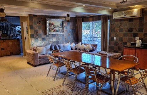 Rondebosch East Cama Y Desayuno | Savoy Lodge con desayuno incluido! - Habitación doble estándar agradable 4