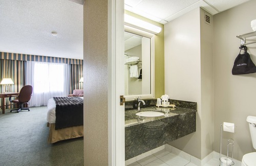 Southside Hotel | Sawridge Inn & Conference Centre Edmonton South