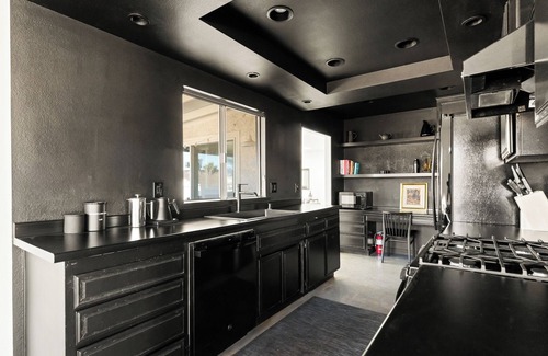 Pioneertown Casa | Sawtooth House - Hot tub - Views - Yoga Space