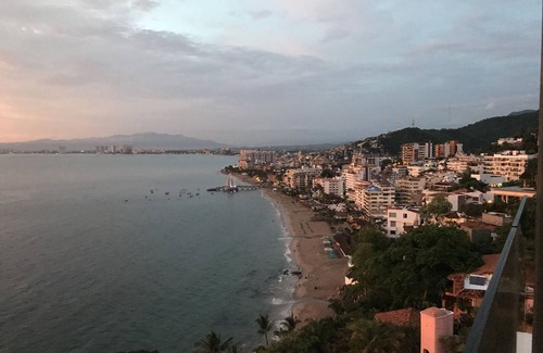 Amapas Condominio | Sayan Beach Luxury Condo Corner unit 7G