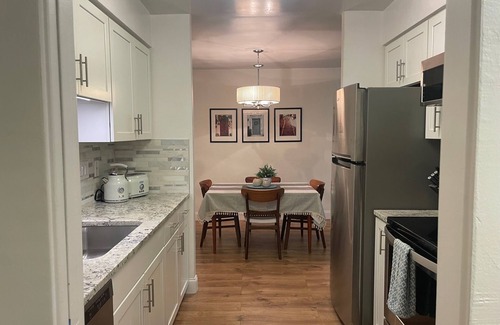 Upper East Condominio | SB Mission Garden Getaway