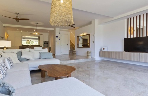 Marbella Chalet De Esquí | SC12.Exclusiva adosada de lujo en Terrazas de Santa Clara Golf.