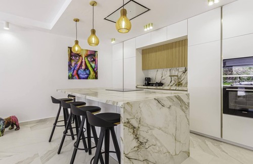 Marbella Chalet De Esquí | SC8. Exclusiva Adosada de Lujo en Alquiler Vacacional