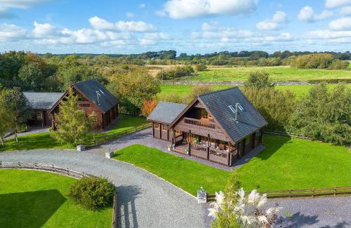 Menai Bridge Casa | Scandi Cabin in Heart of Anglesey with Parking