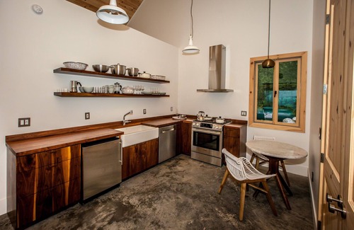 Pine Bush Chalet De Esquí | Chalet inspirado escandinavo, lujo, privacidad, aislamiento, vistas a la montaña