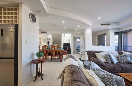 Scarborough Casa | Scarborough Beach Walk!