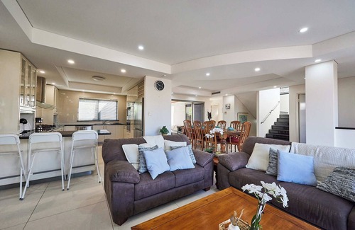 Scarborough Casa | Scarborough Beach Walk!