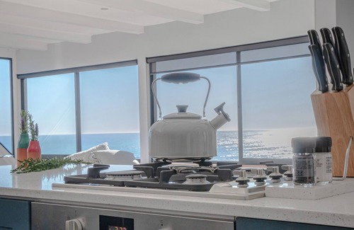 Cape Peninsula Apartamento | Scarborough Loft: Your Stylish Seaside Retreat