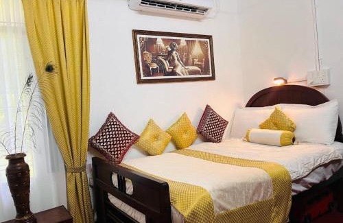 Fort Kochi Cama Y Desayuno | Scarlet's Cottage & Tea Garden