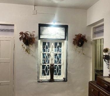 Fort Kochi Cama Y Desayuno | Scarlet's Cottage & Tea Garden