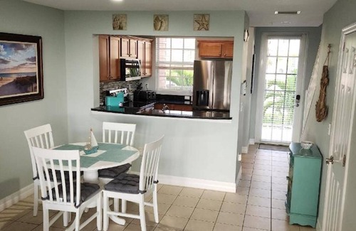 Ruskin Casa | Fabulous 2-Bedroom Canalside Townhome in Little Harbor Resort