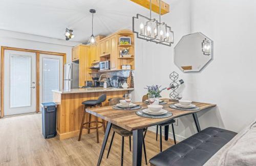 Harvie Heights Casa | Scenic 2BR Haven with MTN Views Near DT Banff