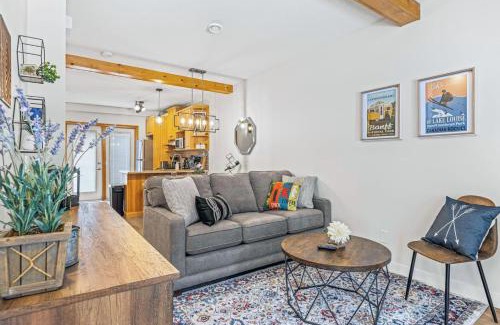Harvie Heights Casa | Scenic 2BR Haven with MTN Views Near DT Banff