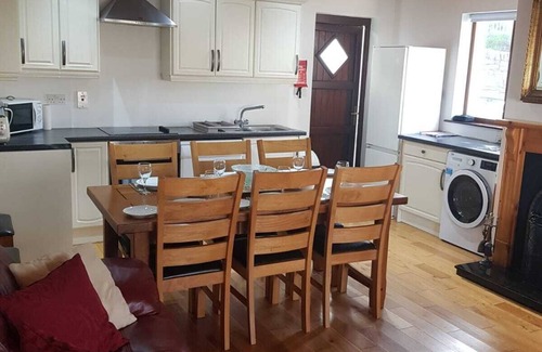 Cametringane Casa | SCENIC 3 BEDROOM HOUSE ON THE HARBOUR
