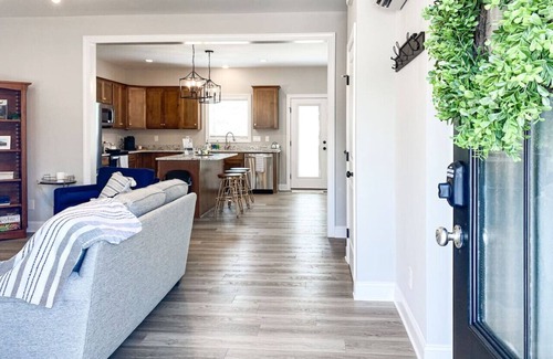 Forest Casa | Scenic 3-Bed Home - Modern, Serene, Keyless Entry!