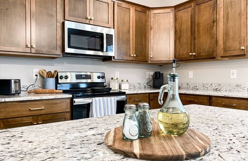 Forest Casa | Scenic 3-Bed Home - Modern, Serene, Keyless Entry!