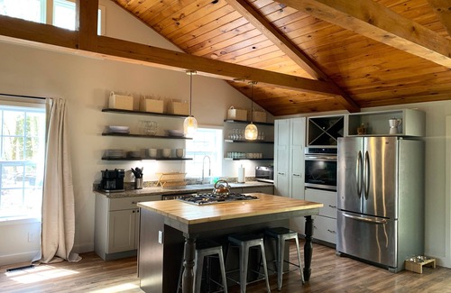 Hendersonville Cabina | Scenic 5BR Mountain Home with Games Room & Pet-Friendly