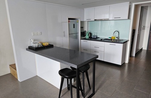 Brickfields Condominio | Scenic Balcony Suite @ EST Bangsar with Amazing Night View Perfect for Couples