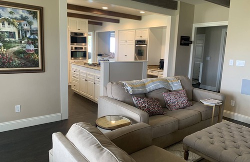 San Luis Obispo Casa | Scenic Beauty 5000 sq ft on 10 acres. close to wineries, airport, & Beach!