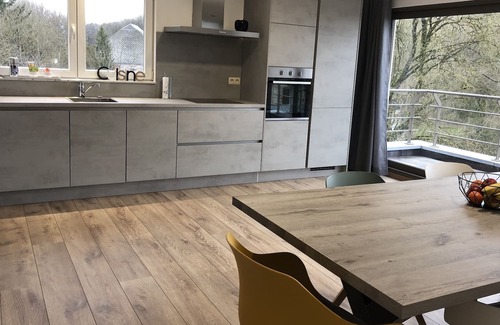 Philippeville Cabaña | Cabaña escénica en Merlemont con balcón
