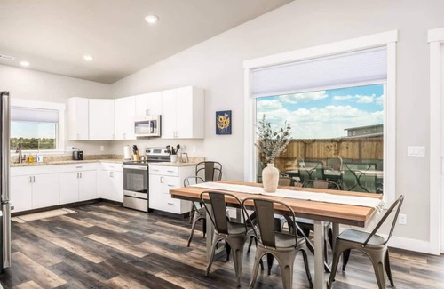 Kanab Casa | Scenic Escape Near Zion l Agave by Stay