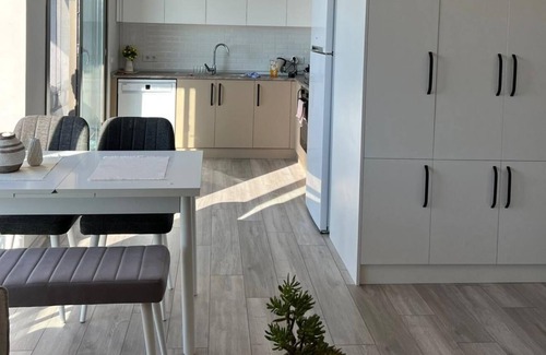 Milas Apartamento | Scenic Flat with Shared Pool in Milas