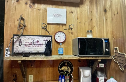 Mineral Wells Cabina | Scenic Hillside Cabin: The Hideout at Rocky Ridge