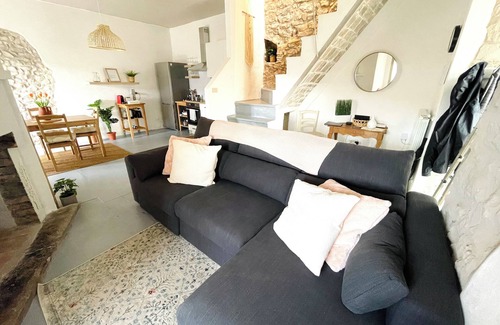 Colledimezzo Casa | Scenic Italian Escape: Cozy & Modern Vacation Home