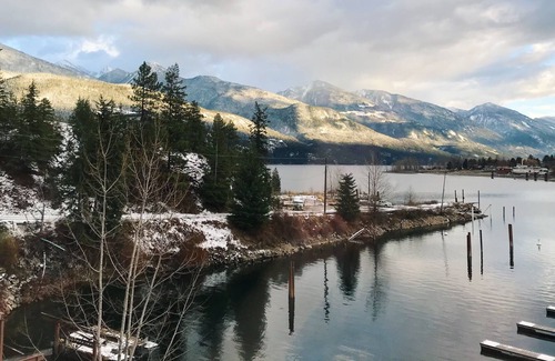 Kaslo Condominio | SCENIC LAKESIDE CONDO in KASLO, BC