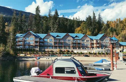 Kaslo Condominio | SCENIC LAKESIDE CONDO in KASLO, BC