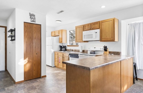 Branson Condominio | Scenic Lakeview – Stay for 5!