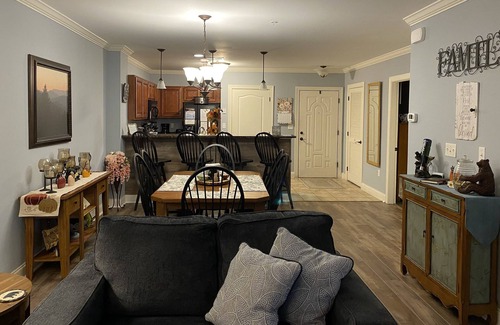 Gatlinburg Condominio | Vistas panorámicas a las montañas, comodidades del hogar, pasos del centro de Gatlinburg