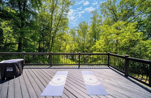 New Paltz Casa | Scenic New Paltz Escape: River Views, Hot Tub & Deck | Dream House in the Gunks