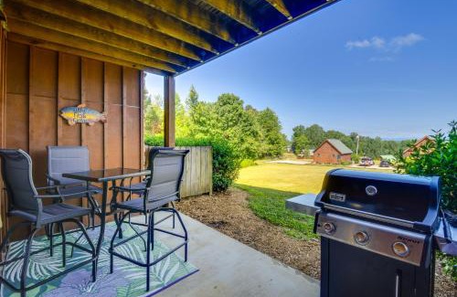 Six Mile Apartamento | Scenic Outdoor Space Lake Keowee Retreat!