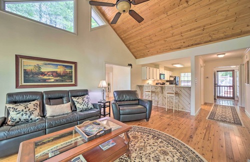 Sapphire Condominio | Scenic Sapphire Condo w/ Deck + Gas Grill!